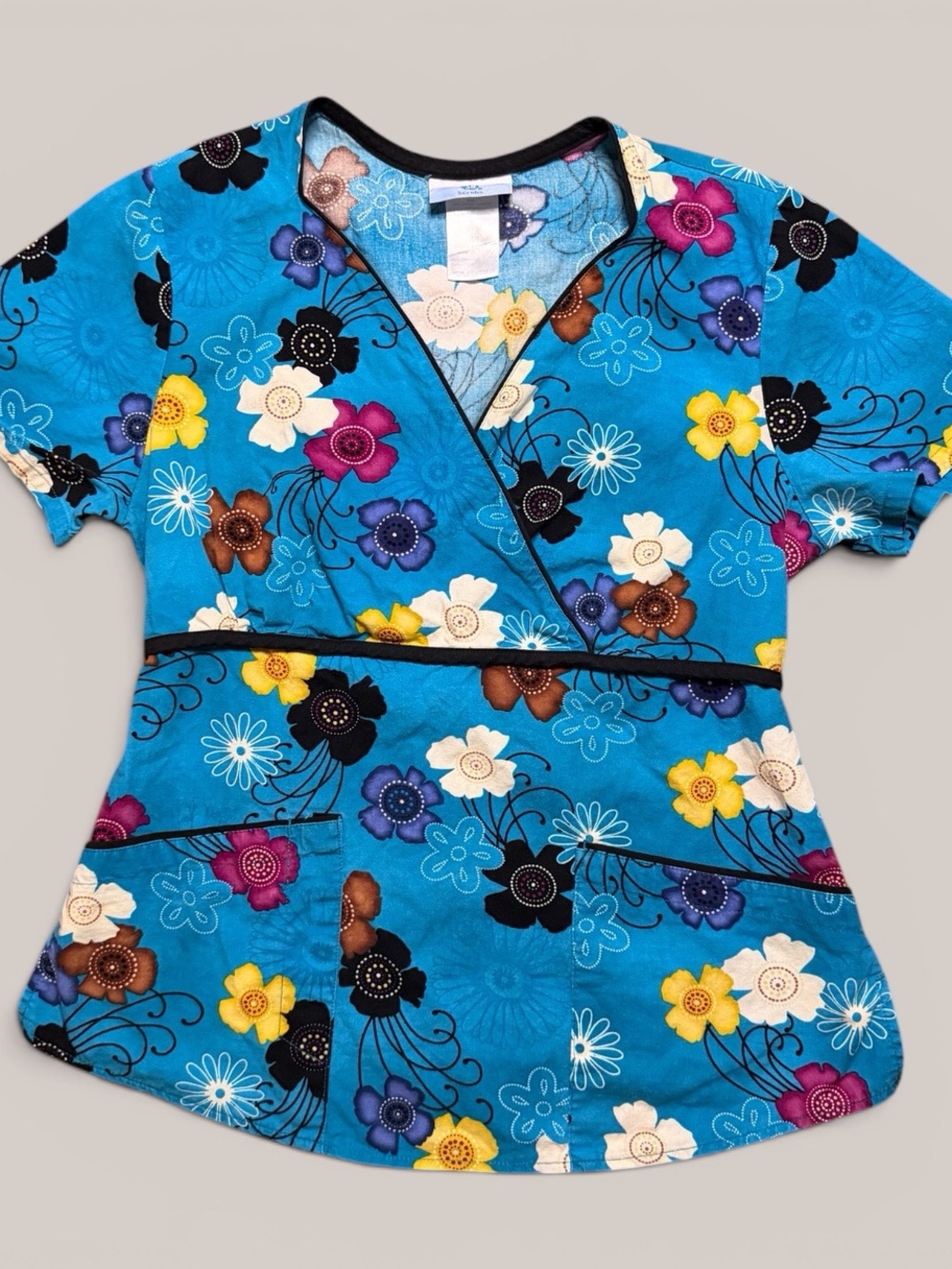 Y2K VINTAGE blue floral scrub top with tie waist